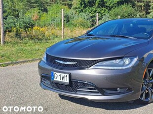 Chrysler 200