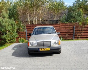 Mercedes-Benz W124 (1984-1993)