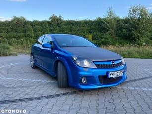 Opel Astra III GTC 2.0 T OPC