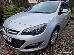 Opel astra j 2013'