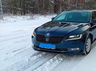 Skoda Superb Okazja cenowa Skoda SuperB 2017r lekko uszkodzon