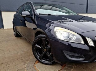 VOLVO V60 T4 180KM XENON ALU 18 SERWIS !