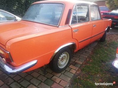 Fiat 125p pomarańcza zarejestrowany