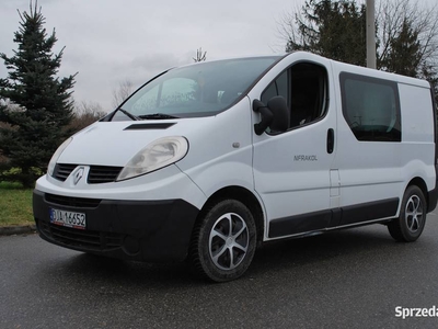 Renault Trafic 6 osób klima 2.0 DCI 115KM