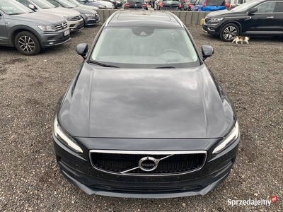 Volvo V90 Momentum Pro