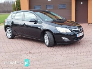 Opel Astra J