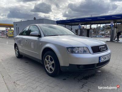 Audi A4 1.6 Benzyna 2003r 198,000 tys