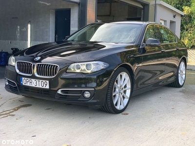 BMW Seria 5 528i Luxury Line