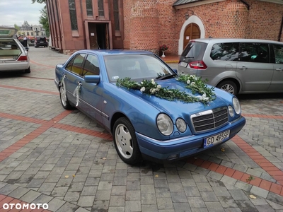 Mercedes-Benz Klasa E 320 4-Matic Elegance