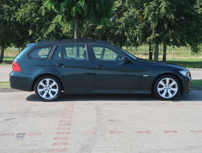 BMW 3 2008 318 i 157754km Kombi