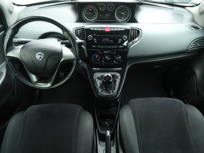 Lancia Ypsilon 2012 0.9 TwinAir 75975km ABS klimatyzacja manualna