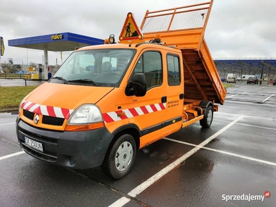 Renault master z wywrotem 7 osób