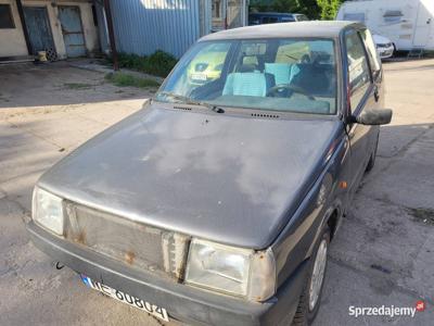 Lancia Y10 baza do odrestaurowania