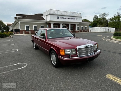 Mercedes-Benz W126 SEL560