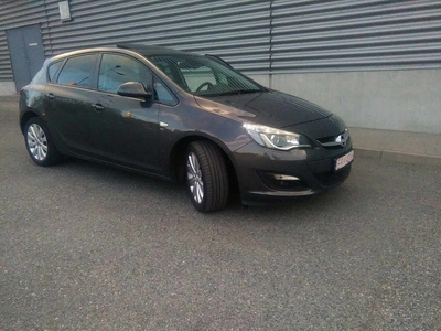 Opel Astra J Bezwypadkowy-140 KM-Bogata Wersja-Super Stan-Navi-Szyber Dach