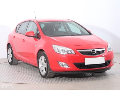 Opel Astra J , Klima, Tempomat, Parktronic, Podgrzewane siedzienia