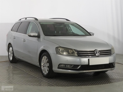 Volkswagen Passat B7 , GAZ, Xenon, Klimatronic, Tempomat, Parktronic,ALU