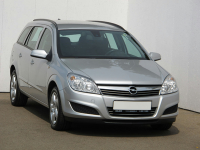 Opel Astra 2011 1.6 16V 140737km Hatchback