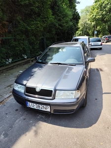 Skoda Octavia I Skoda Octavia Tour Kombi w bogatej wersji wyposażenia