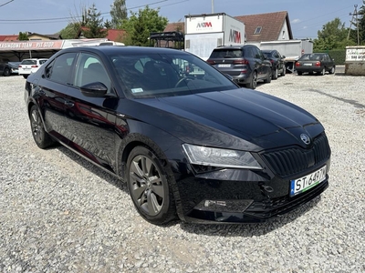 SKODA SUPERB sedan (limuzyna)