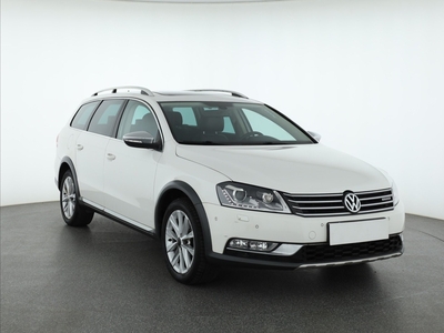 Volkswagen Passat B7 , Salon Polska, Navi, Xenon, Bi-Xenon, Klimatronic, Tempomat,