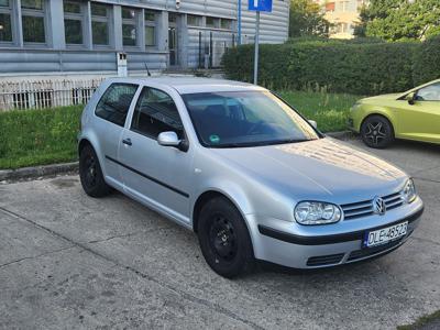 Sprzedam VW golfa 4 1.6 z nowym przeglądem