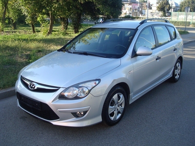 Hyundai i30 I CW Facelifting 1.4 DOHC 109KM 2011