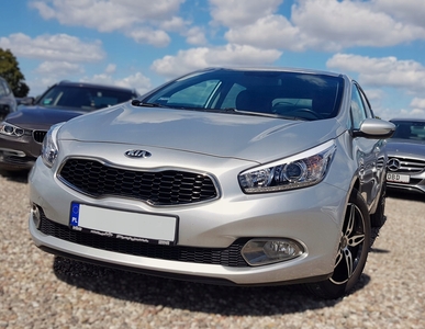 Kia Ceed II Hatchback 5d Facelifting 1.4 DOHC 100KM 2015