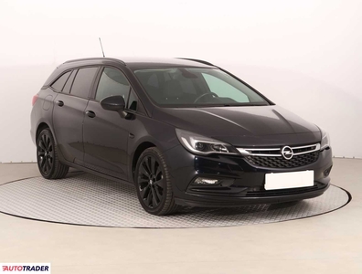 Opel Astra 1.6 108 KM 2018r. (Piaseczno)