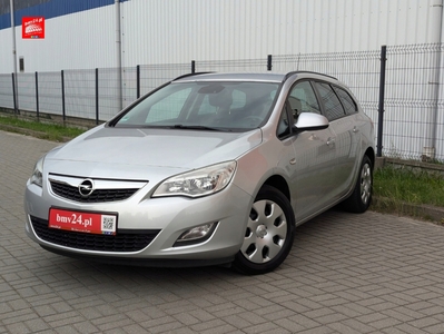 Opel Astra J Sports Tourer 1.6 Twinport ECOTEC 115KM 2011