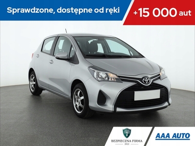 Toyota Yaris III Hatchback 5d Facelifting 1.33 Dual VVT-i 99KM 2014