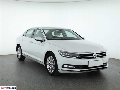 Volkswagen Passat 2.0 147 KM 2017r. (Piaseczno)