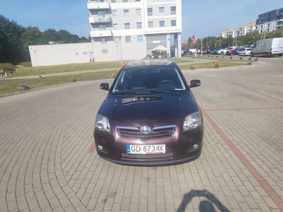 Toyota Avensis 2.0 salon polska drugi właściciel