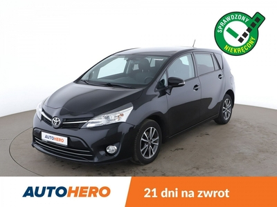 Toyota Verso Panorama, klima auto, navi, kamera i czujniki parkowania, grzane fot