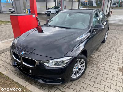 BMW Seria 3 318d Advantage