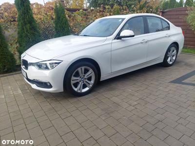 BMW Seria 3 328i xDrive Luxury Line