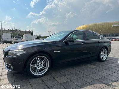 BMW Seria 5 520d xDrive Luxury Line