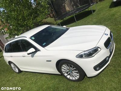 BMW Seria 5 528i xDrive Luxury Line