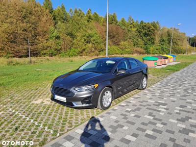 Ford Mondeo 2.0 Hybrid CVT