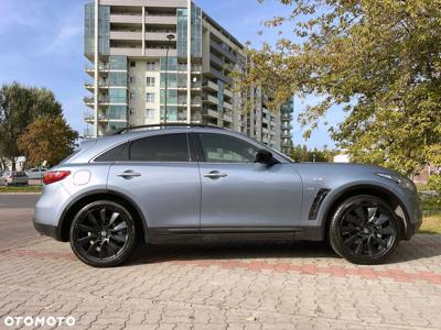 Infiniti QX70