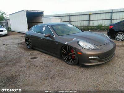 Porsche Panamera 4S