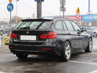 BMW 3 2013 320 i 200173km Kombi