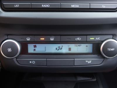 Toyota Avensis 2016 1.6 i 83154km ABS klimatyzacja manualna