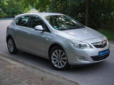 Używane Opel Astra - 24 900 PLN, 244 432 km, 2010