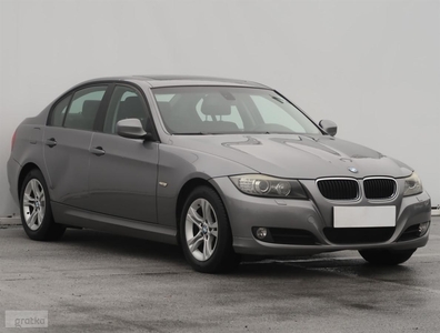 BMW SERIA 3 IV (E90/E91/E92/E93) BMW SERIA 3 , 1. Właściciel, Xenon, Bi-Xenon, Klimatronic, Tempomat,