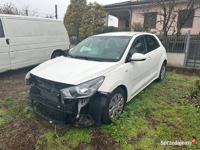 Kia Rio 12.5i benz