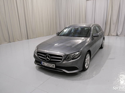 MERCEDES-BENZ E 220 D WU3695M