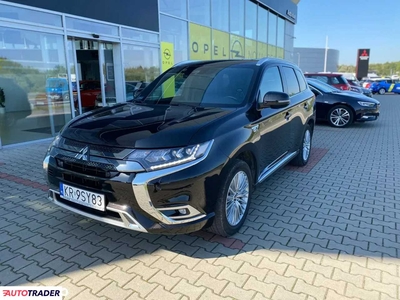 Mitsubishi Outlander 2.4 hybrydowy 224 KM 2020r. (Kraków)