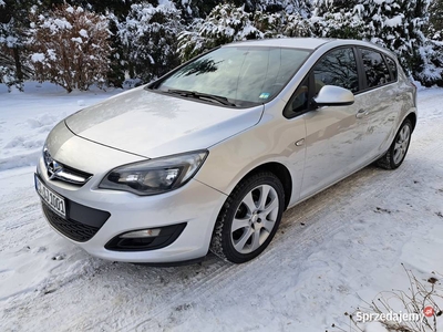 Opel Astra J IV 1.6 benzyna lift