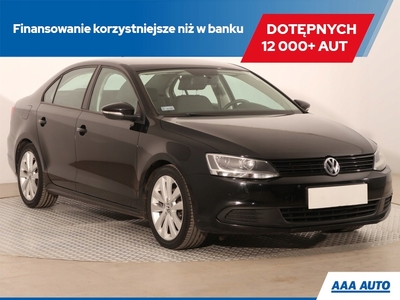 Volkswagen Jetta VI Sedan 1.6 TDI CR DPF 105KM 2011